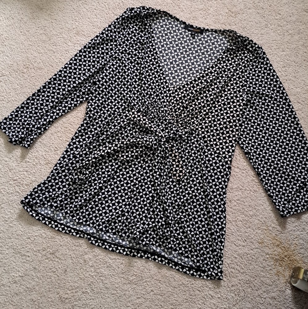 XL BCBGMaxAzria Wrap Front Diamond Pattern Three Quarter Sleeve Top Scoop Neck